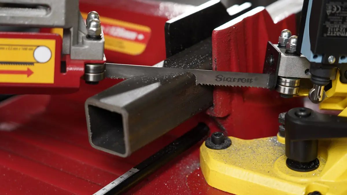 Starrett S1106NG +1 Stk 1440 x 13 x 0,65 mm x 8/12 ZpZ Sägeblatt, Metallbandsäge, 850 Watt, Variable geschwindigkeit 30–80 m/min, Gährung 0-60°